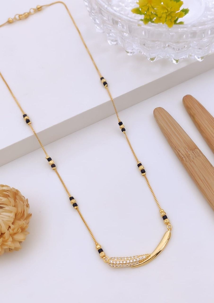 Elegant Single-Chain Curved Pendant Mangalsutra with Black Beads