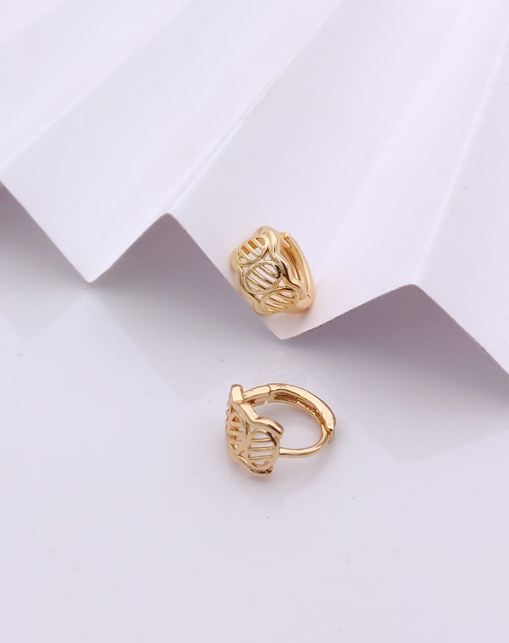 Gold-Tone Openwork Geometric Ribbed Huggie Hoop Earrings