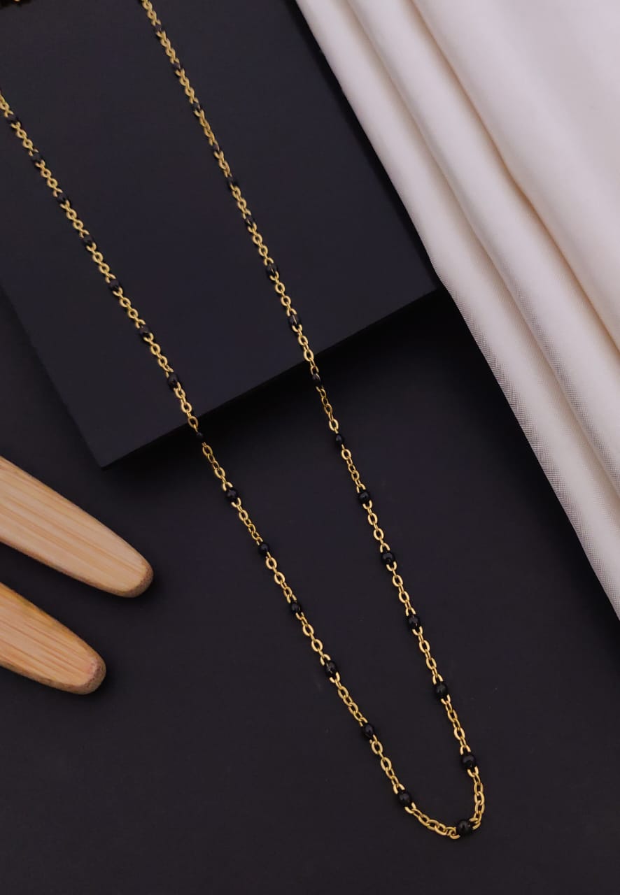 Elegant Minimalist Figure-Eight Link Gold Mangalsutra