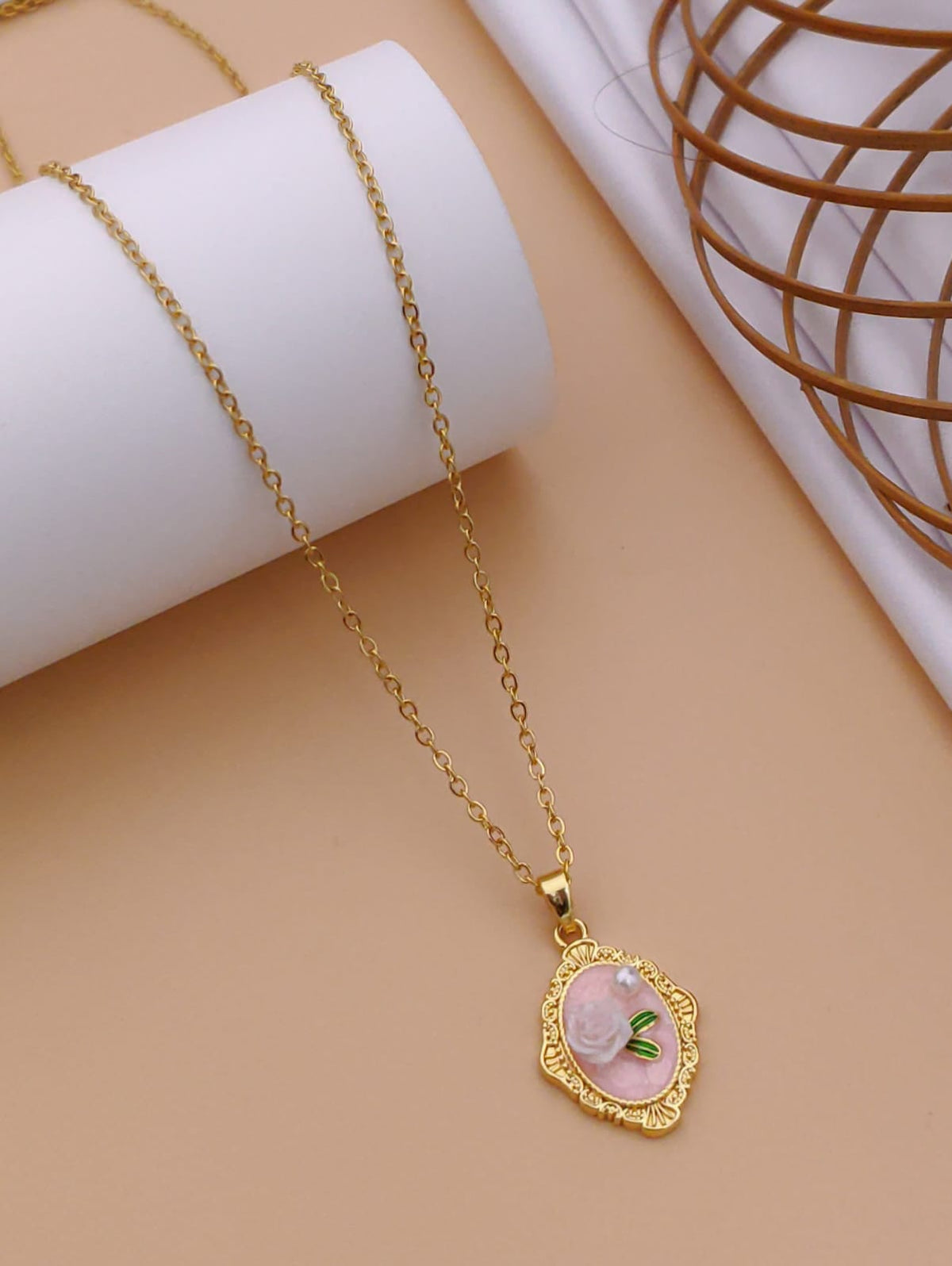 Vintage-Style Soft Pink Rose Oval Cameo Pendant Necklace