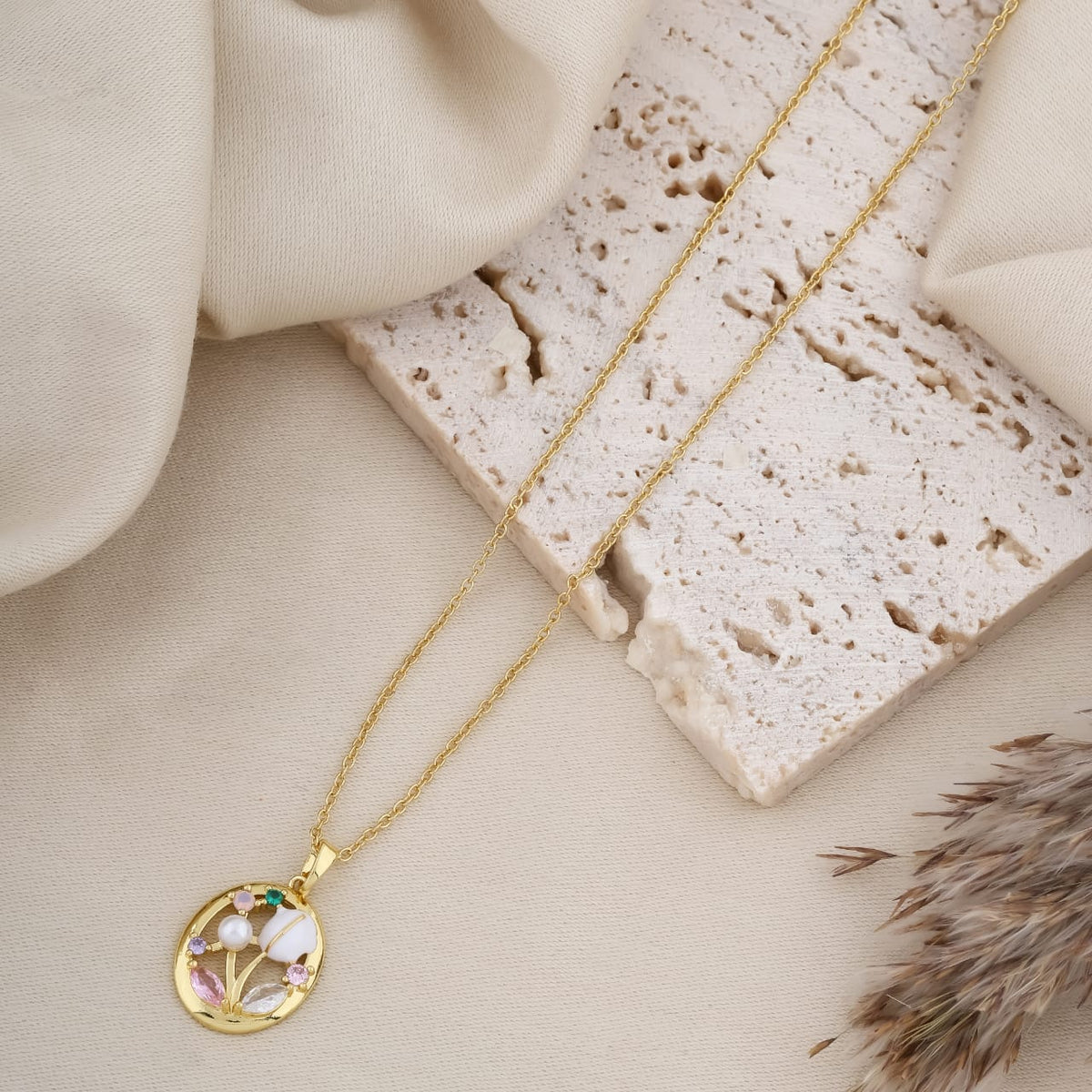 Romantic Gold-Plated Station Chain Necklace with Open Hearts and Sparkling Crystals